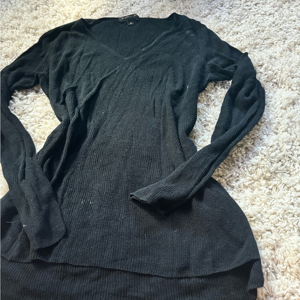 Banana Republic Black long sleeve v-neck sweater size medium.